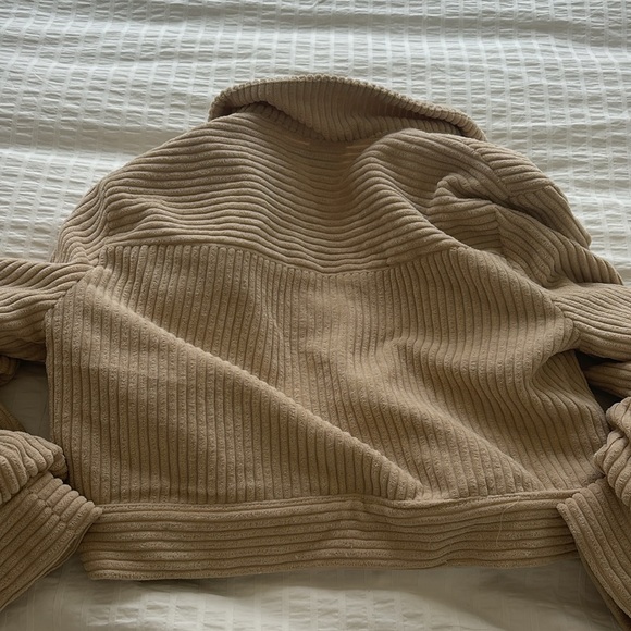 Women’s cropped jacket, corduroy, button up, puffed sleeve, tan, Size M - Picture 5 of 5